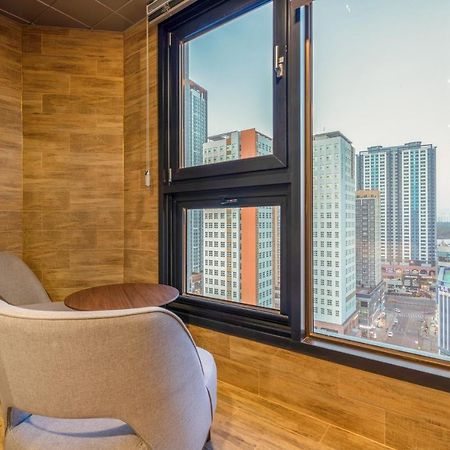 Urban-Est Hotel Коян Экстерьер фото